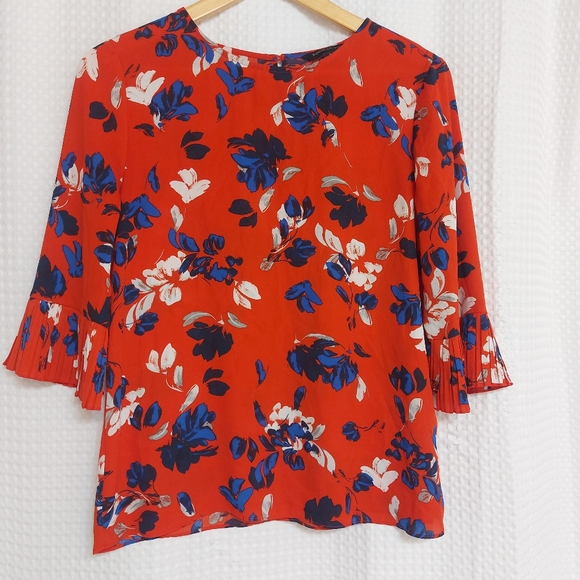 Banana republic red floral blouse - Picture 1 of 9